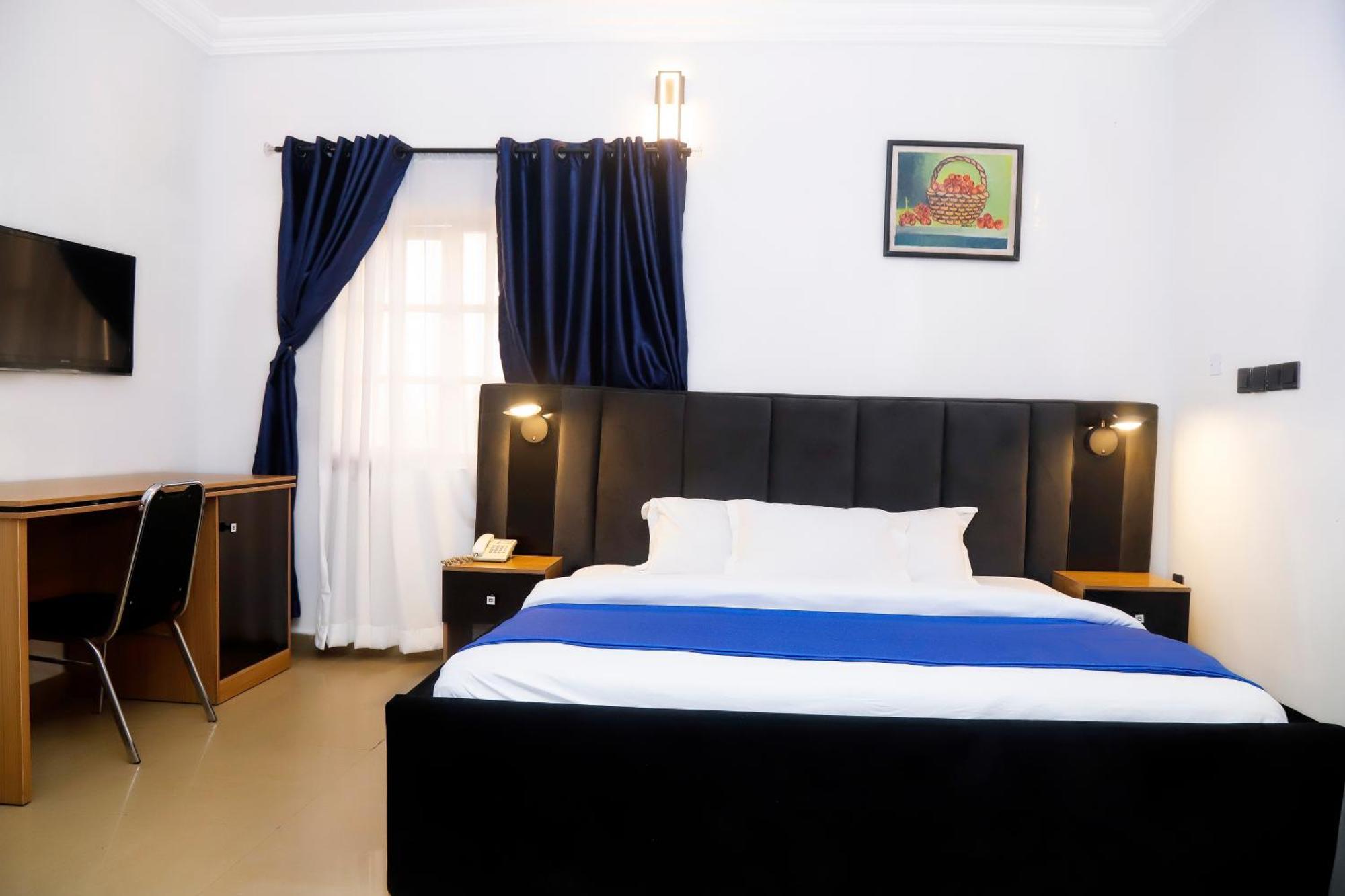 Western Dreams Hotel Abuja Exterior photo