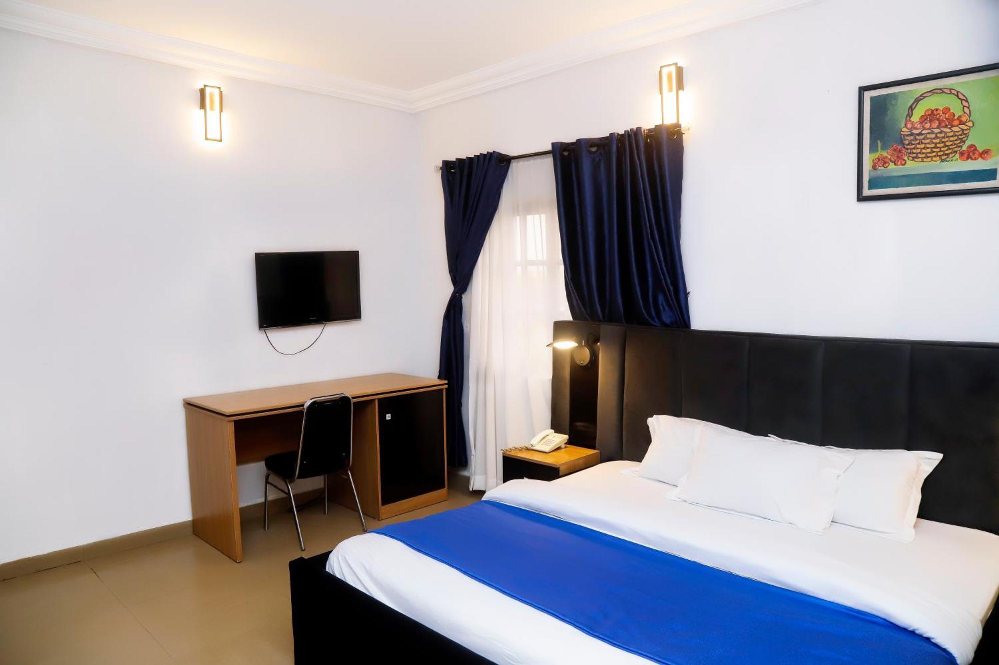 Western Dreams Hotel Abuja Exterior photo