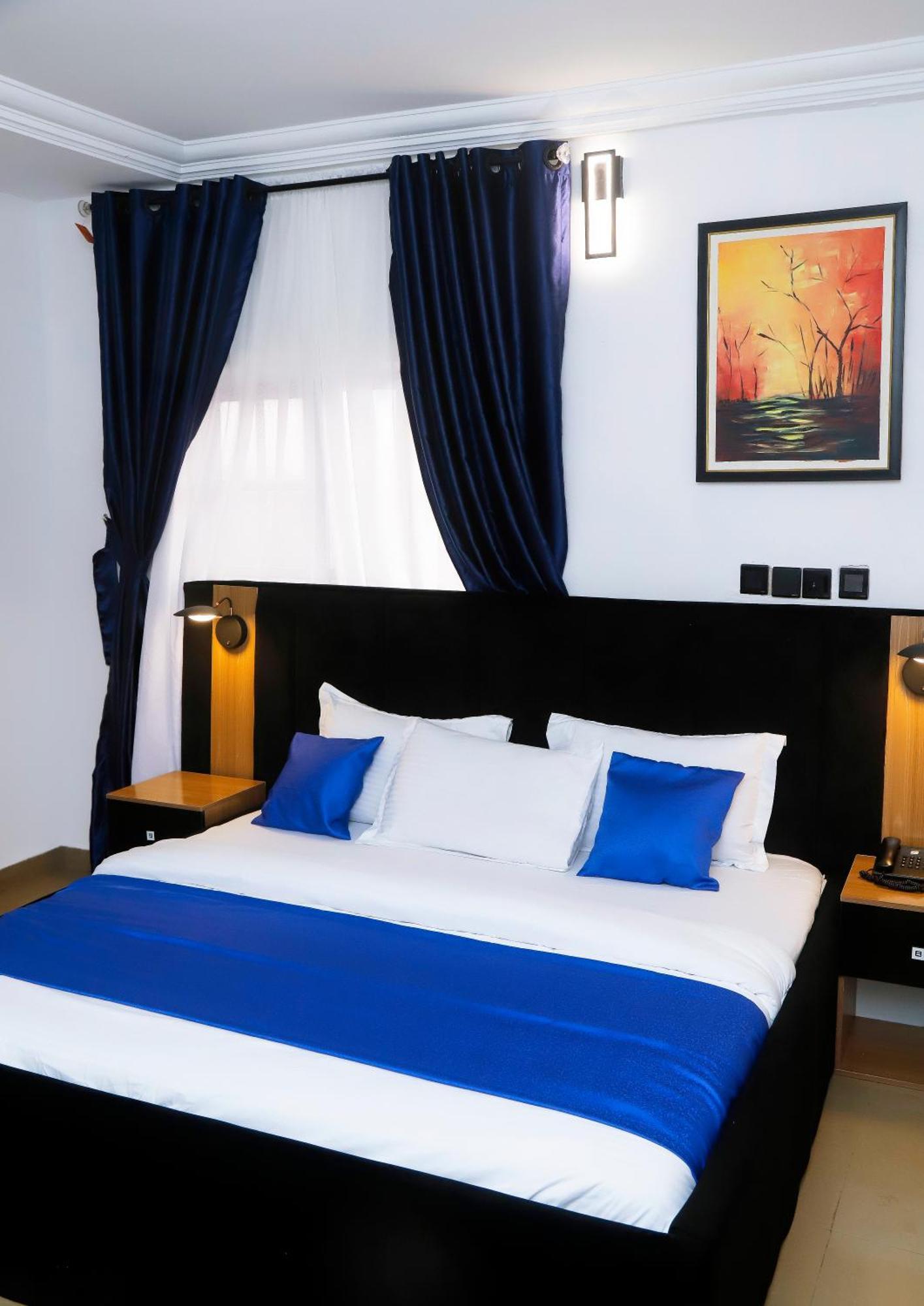 Western Dreams Hotel Abuja Exterior photo